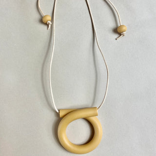 Loop necklace