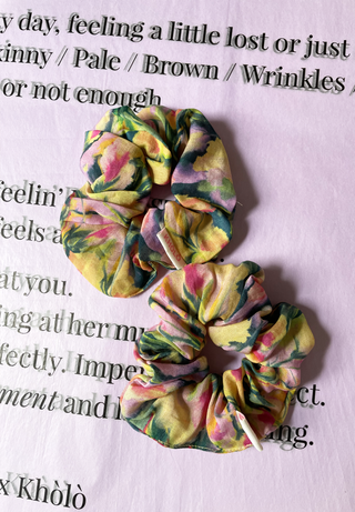 Noor Scrunchie